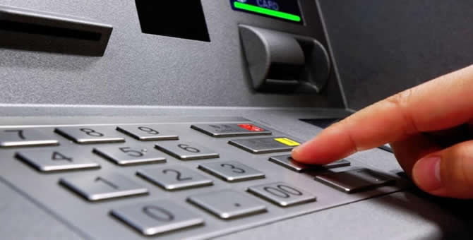 akbank-ta-sistem-coktu-musteriler-kartla-14248350_5987_amp