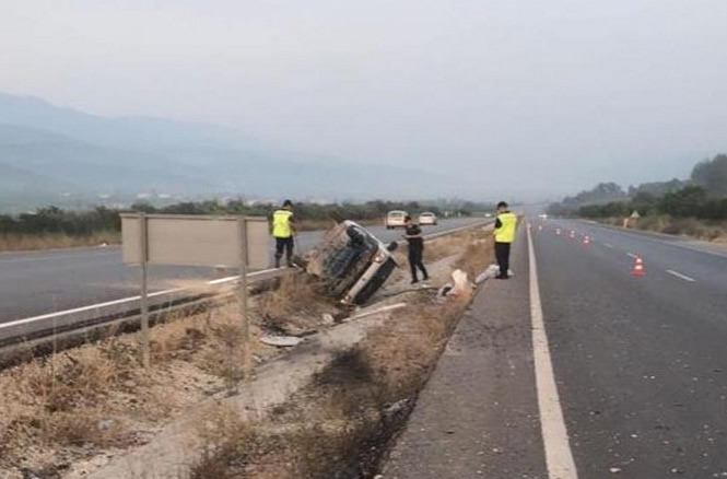 İznik-Pamukova Yolunda Kaza! 4 Yaralı..