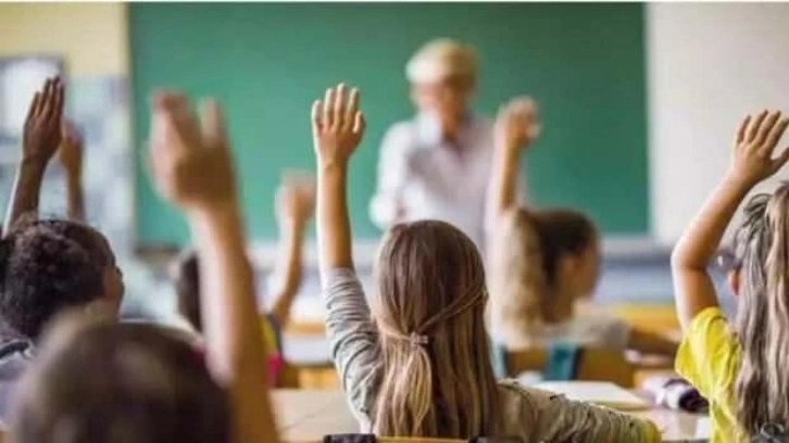 bakan-ozerden-uzman-ogretmen-ve-basogretmen-aciklamasi-yazili-sinavdan-muaflar