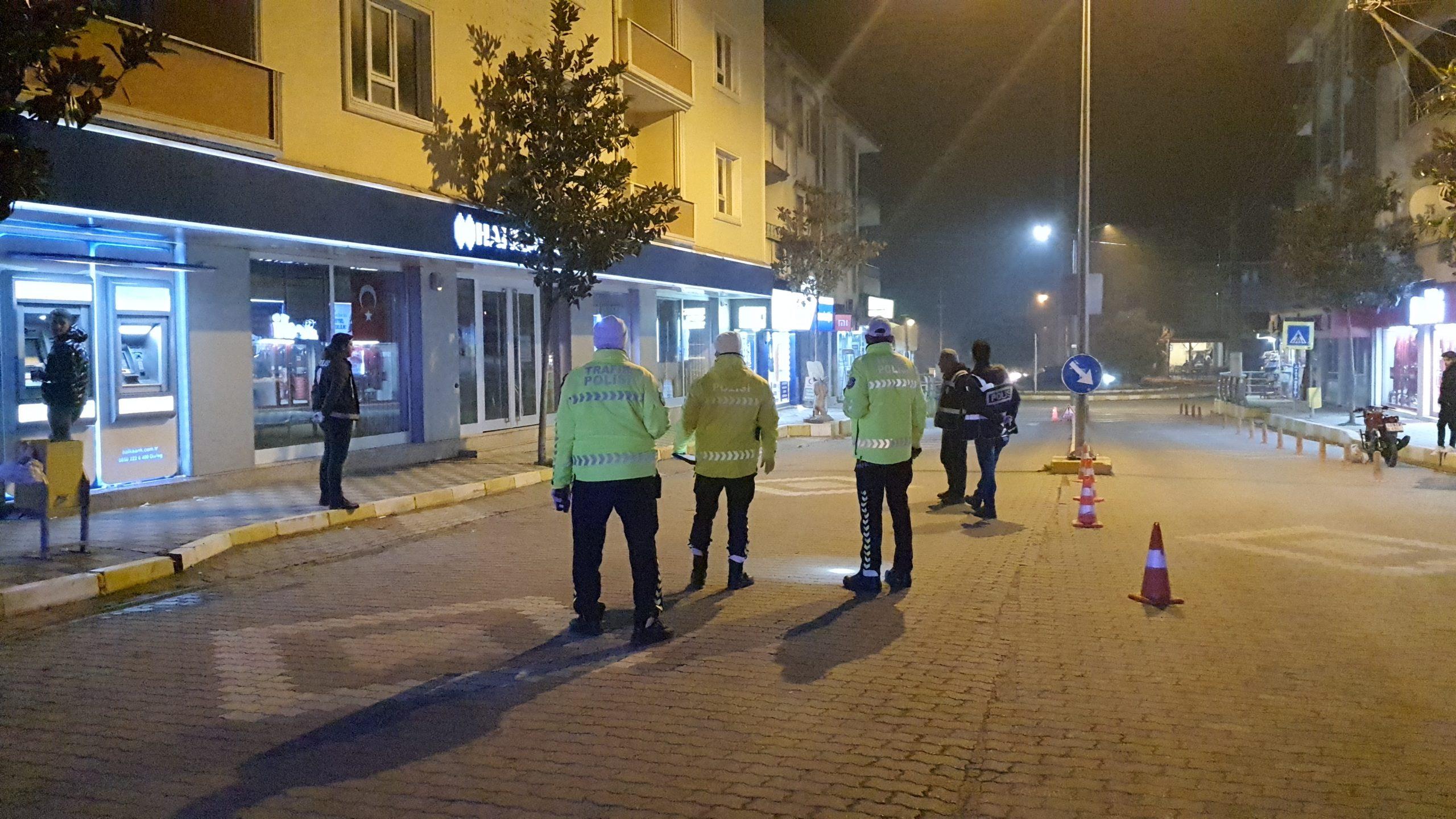 Polis Huzurlu Bir Yılbaşı Geçirmemiz İçin Görev Başındaydı..