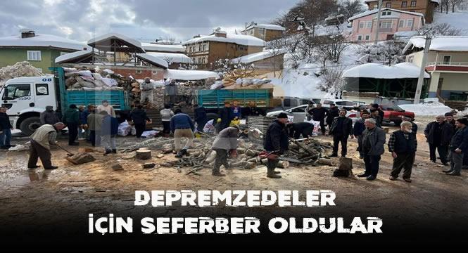 Deprem bölgesine göndermek için odun kestiler