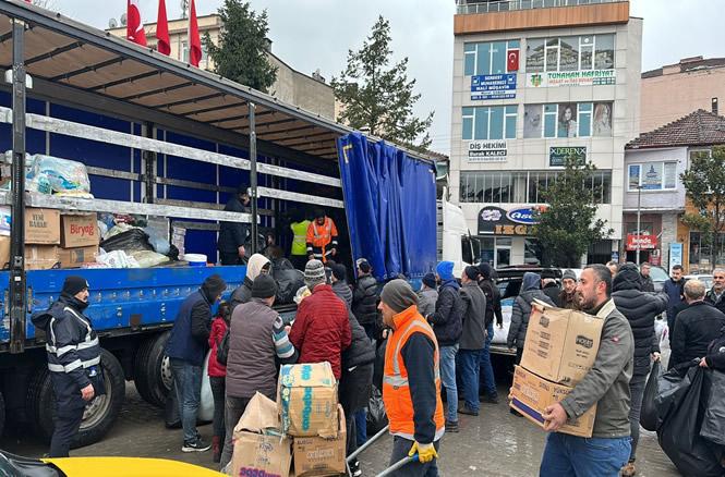 Pamukova Halkı  Deprem Zedeler İçin Tek Yürek Oldu…