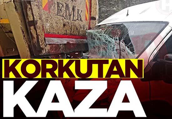 Kamyon ile minibüs çarpıştı! 1 yaralı..