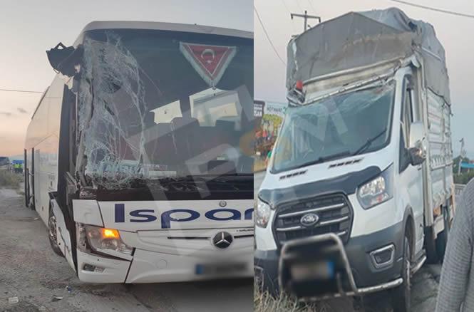 Pamukova’da Otobüs ile Kamyonet Çarpıştı! 2 Yaralı…