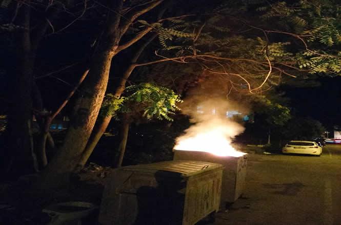 Çöp konteynerinde çıkan yangın paniğe neden oldu..