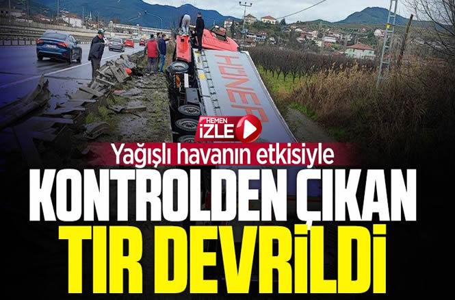 Pamukova İlçesi D-650 karayolu Mekece Mevkiinde TIR Dereye Uçtu. 1 Yaralı..