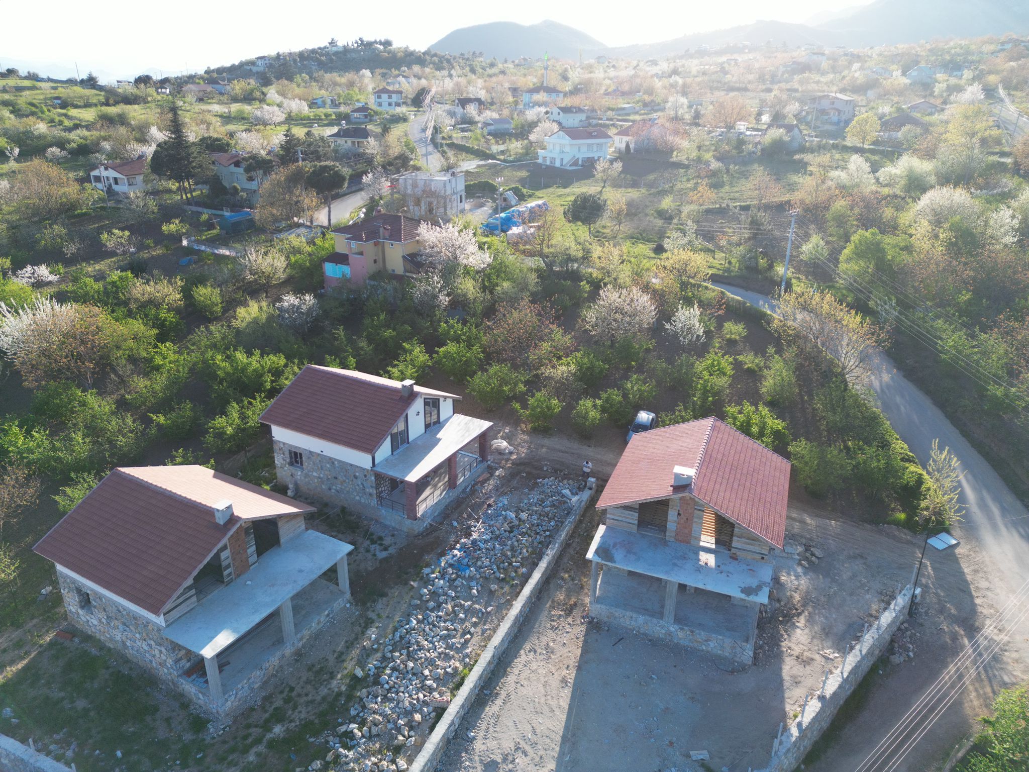 Pamukova’da  Satılık Ruhsatlı 2 Katlı  Taş Villa..