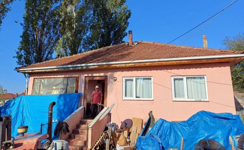 Pamukova’da Satışa Çıkarılan Taşınmazda Yaşayan Aile Mağduriyetle Karşı Karşıya; ‘Çadırda Yaşayacağız'”