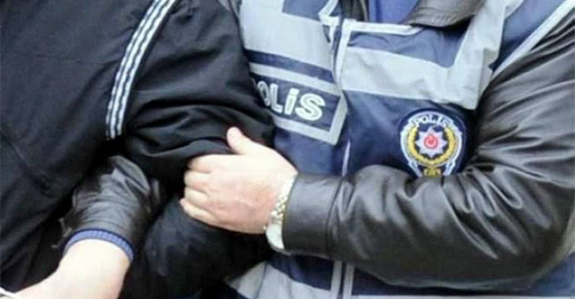 Bir Çok Suçtan Aranan Zanlılar İlçe Polis Ekipleri Tarafından Yakalandılar..