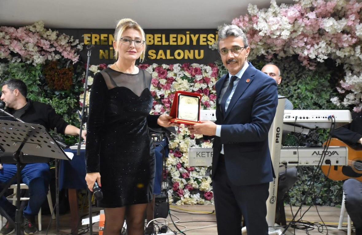 Sokak Hayvanları İçin Anlamlı Yardım Gecesi Düzenlendi..