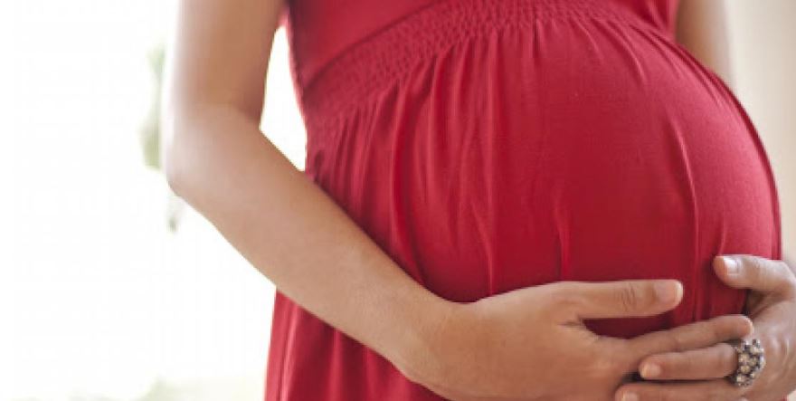 Talihsiz Olay! Hamile Kadının Elindeki Bıçak Karnına Saplandı..