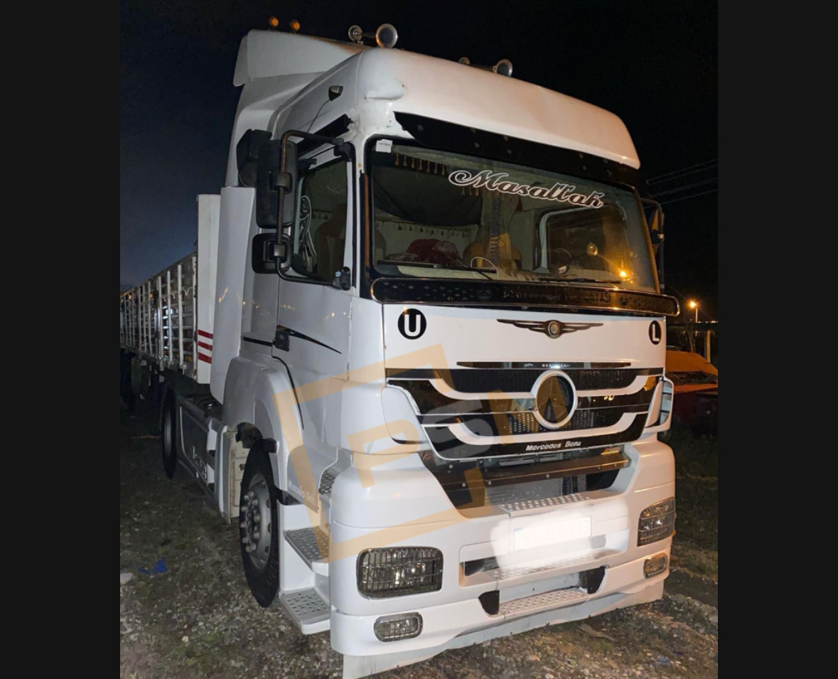 Pamukova’da Kaçak Göçmen Taşıyan Tır Ele Geçirildi! 2 Kişi  Gözaltında..