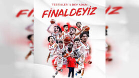 12 Dev Adam 24 Yıl Sonra Finalde: Tarihi Zafer!