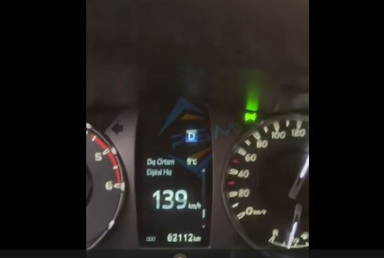 D-650 Karayolunda 139 km hızla önündeki tıra yetişemedi!