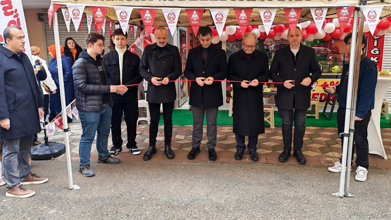 Pamukova’ya Yeni Lezzet Durağı; Adıyaman Çiğköftecisi Dualarla Kapılarını Açtı…