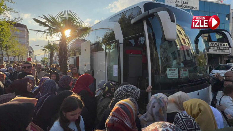 Pamukova’da Hacı Adayları Dualar ve Tekbirler Eşliğinde Kutsal Topraklara Uğurlandılar…