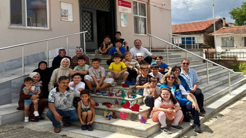 “Gezici Umut Atölyesi Pamukova’da Özel Gereksinimli Bireylerle Buluştu”