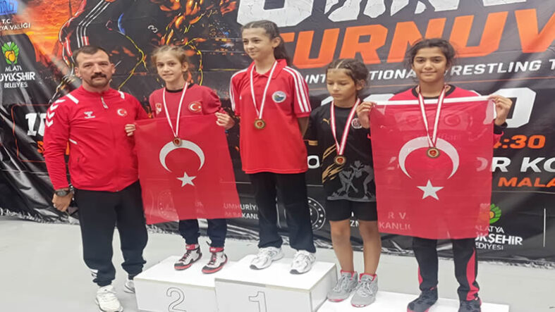 MALATYA’DA PAMUKOVA RÜZGARI; İKİ SPORCU KÜRSÜDE…